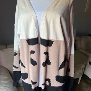 Buttery soft Large-XL Women’s boutique cardigan (Size small - Runs BIG)